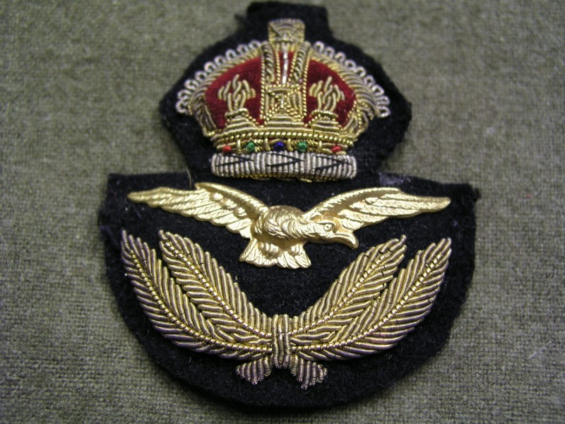 War Department Militaria | Superb RAF Officers' Cap Badge