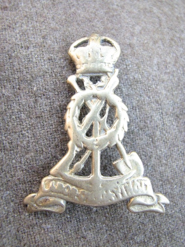 War Department Militaria | Pioneer Corps Cap Badge