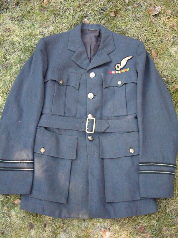 War Department Militaria | Excellent RAF Flight Lieutenant Observer Tunic