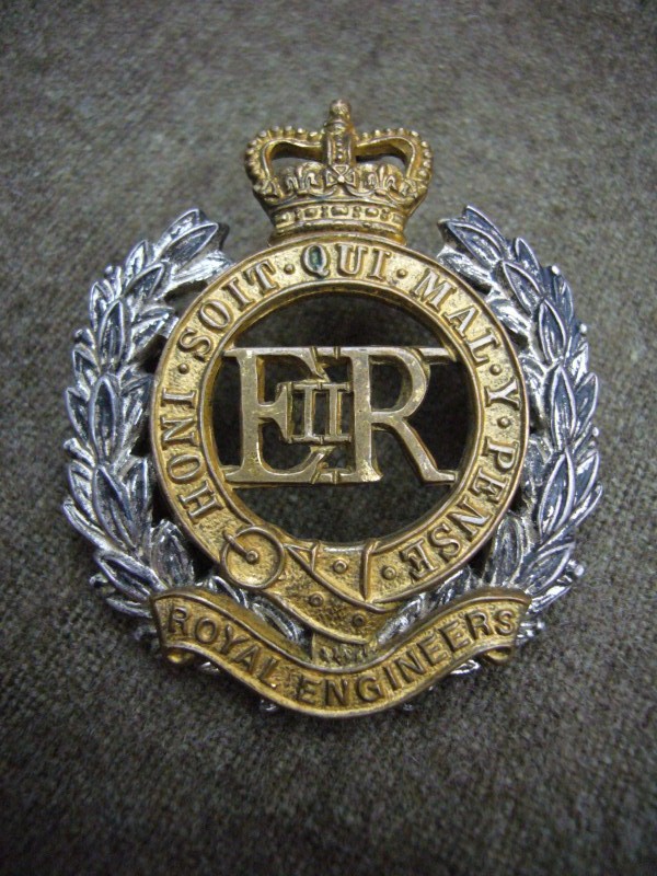 War Department Militaria | QEII Royal Engineers Officers' Cap Badge